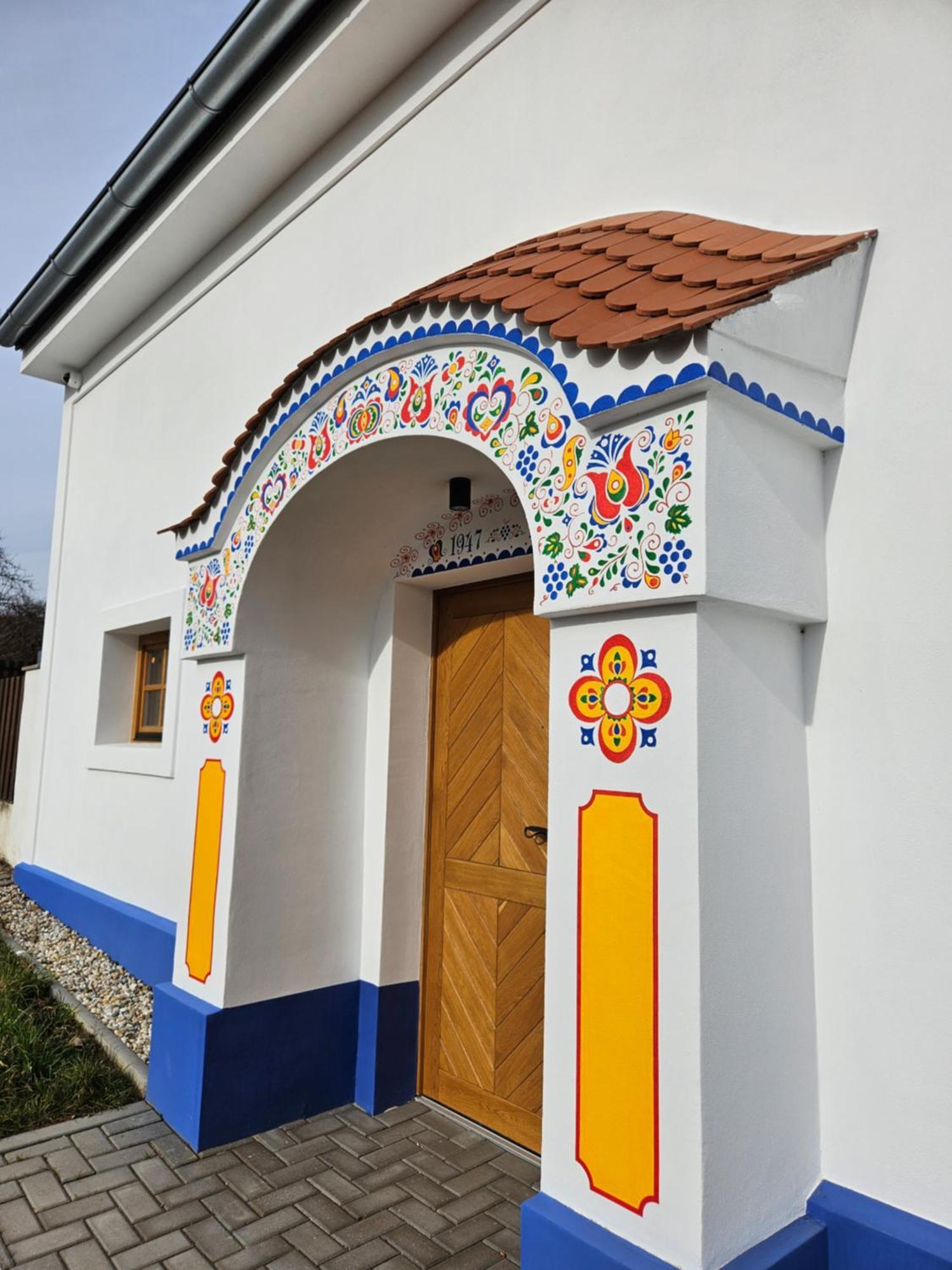 Pod Vinohradem - Apartmany & Vinne Sklepy Mutěnice Exterior foto