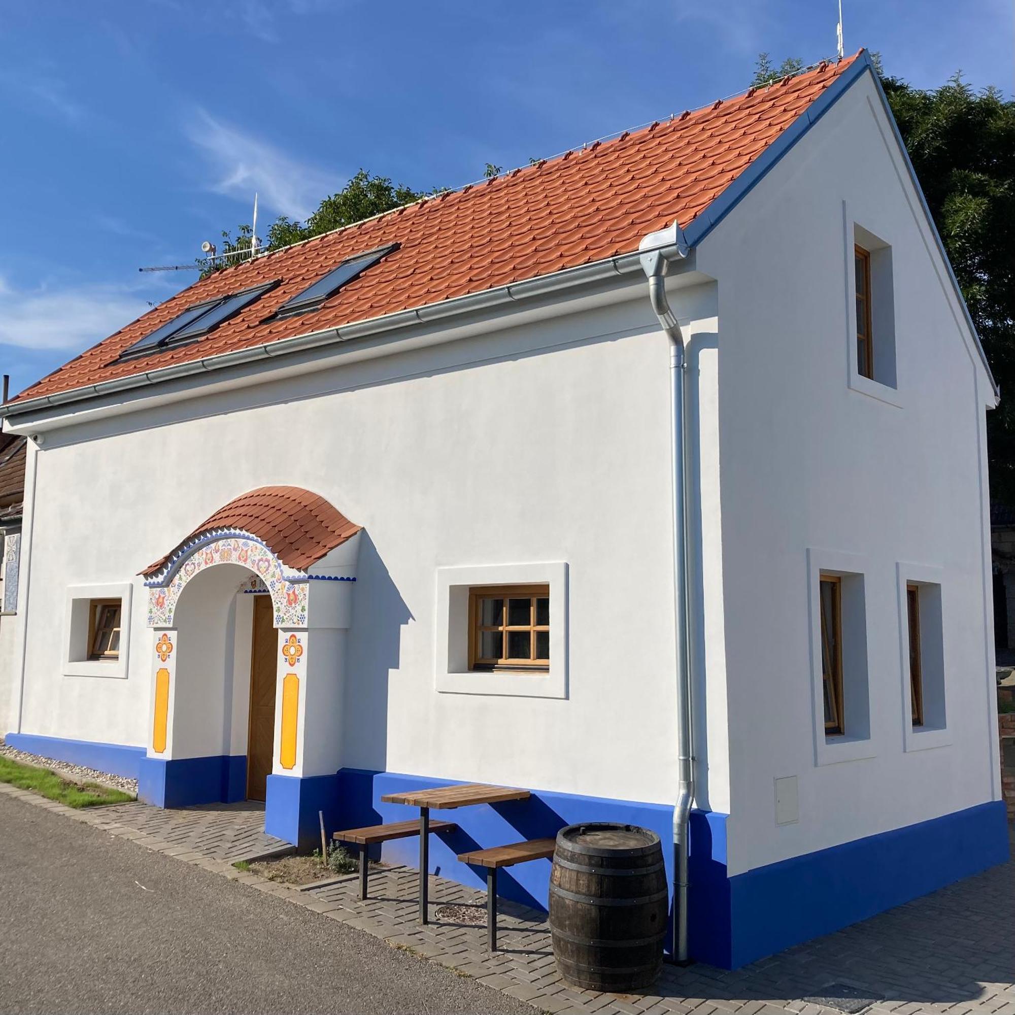 Pod Vinohradem - Apartmany & Vinne Sklepy Mutěnice Exterior foto